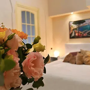 Appartamento Domus Elena - Plebiscito, Napoli