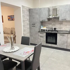 Appartamento La Piazzetta, Napoli